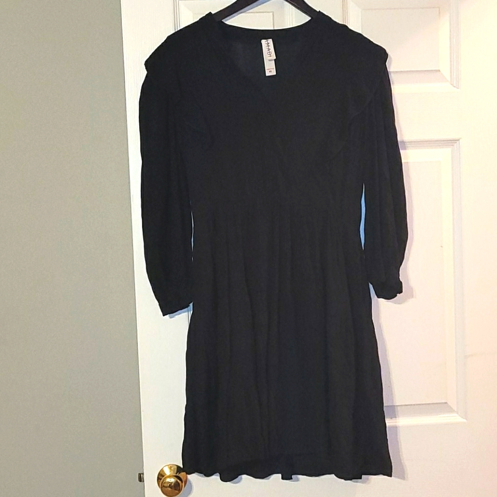 Amadi Rossi Tunic Ruffle Black Dress